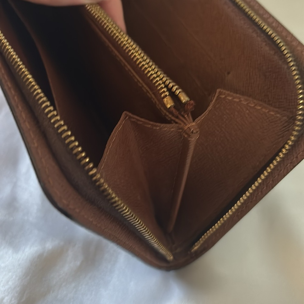 LOUIS VUITTON VINTAGE MONOGRAM ZIPPY WALLET EUC AUTHENTIC - Picture 15 of 17
